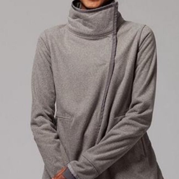 Ivivva Girl by Lululemon 🍋 Big Business Wrap Grey Sherpa thumbholes size 8 - Picture 2 of 4